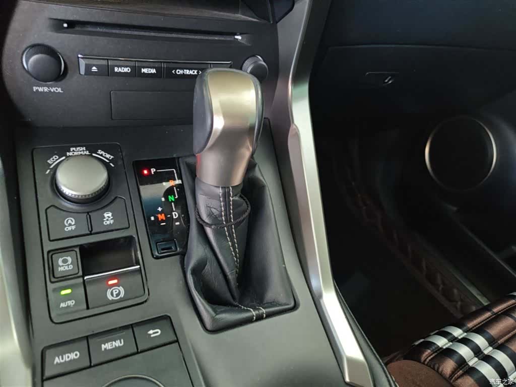 Lexus NX, 2017 14