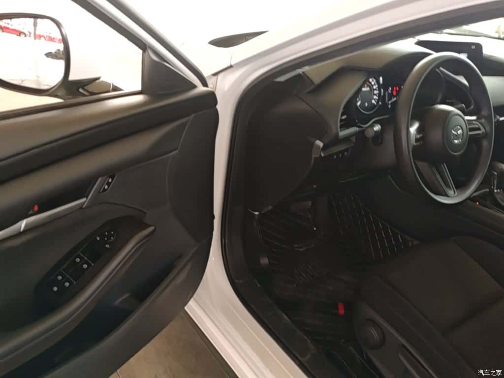 Mazda Mazda3, 2021 16