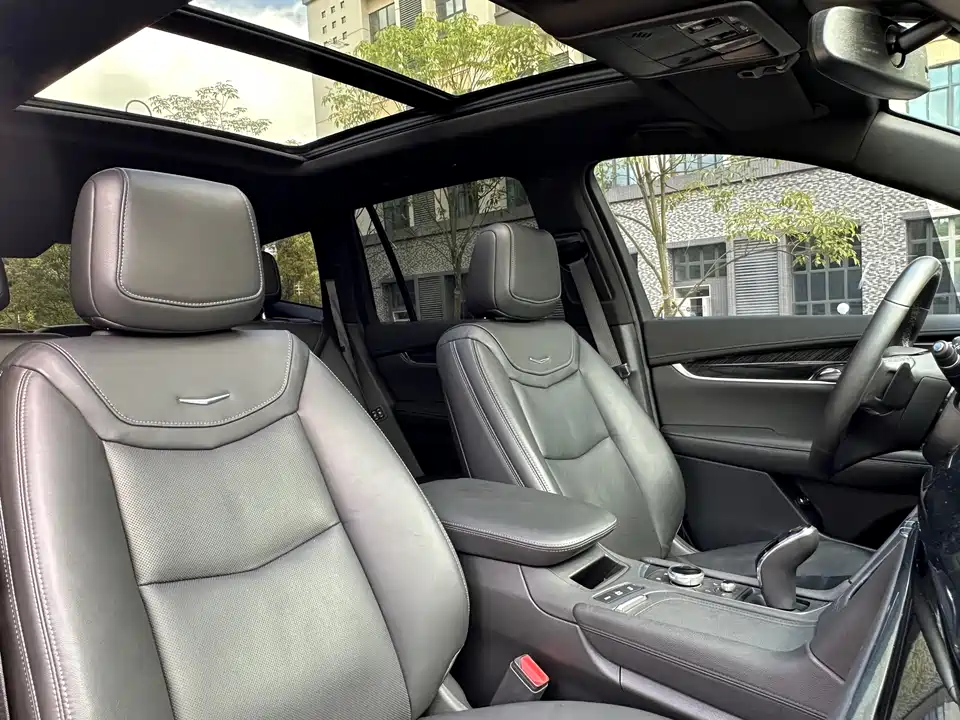 Cadillac XT6