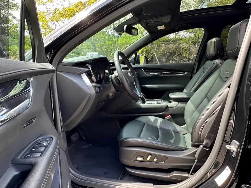 Cadillac XT6