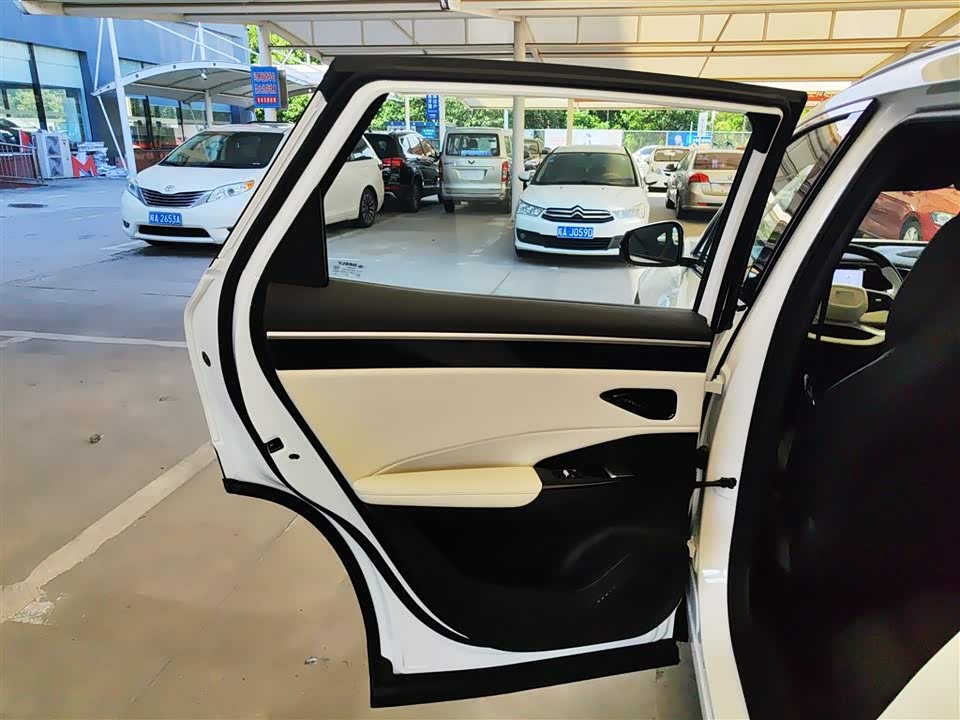 Geely Galaxy Galaxy L7