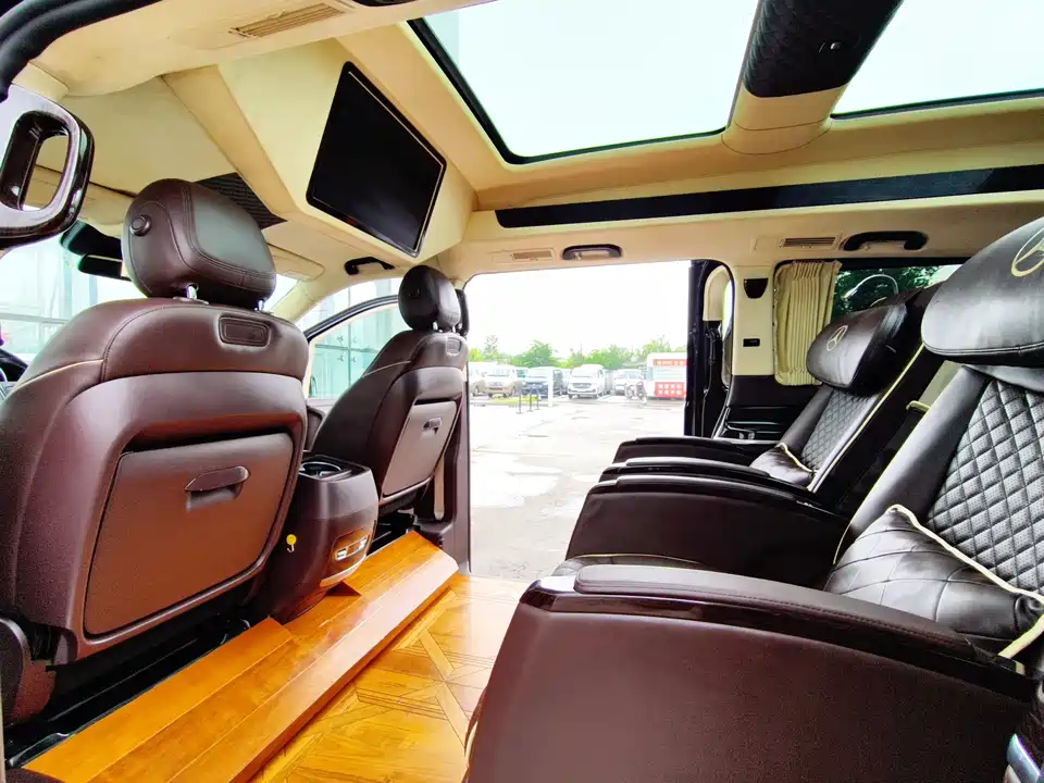 Mercedes-Benz V-class