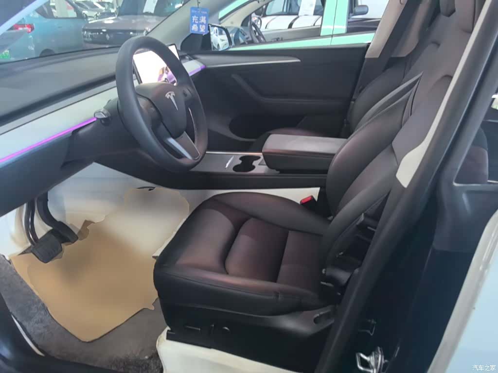 Tesla Model Y, 2023 15