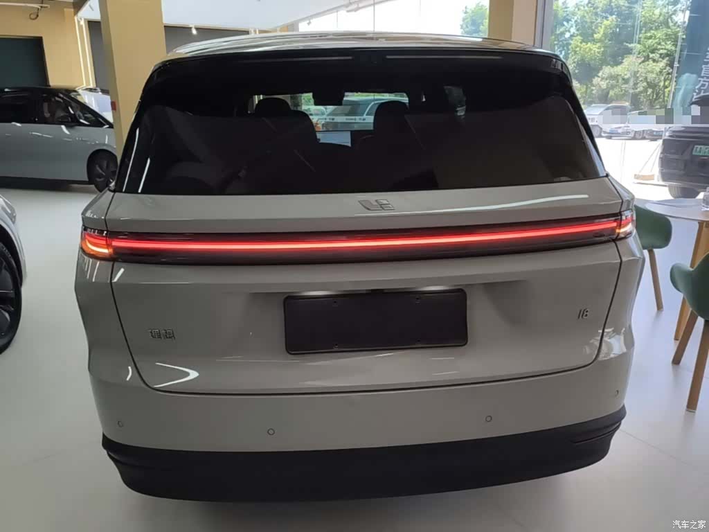 Li Auto i8, 2025 6
