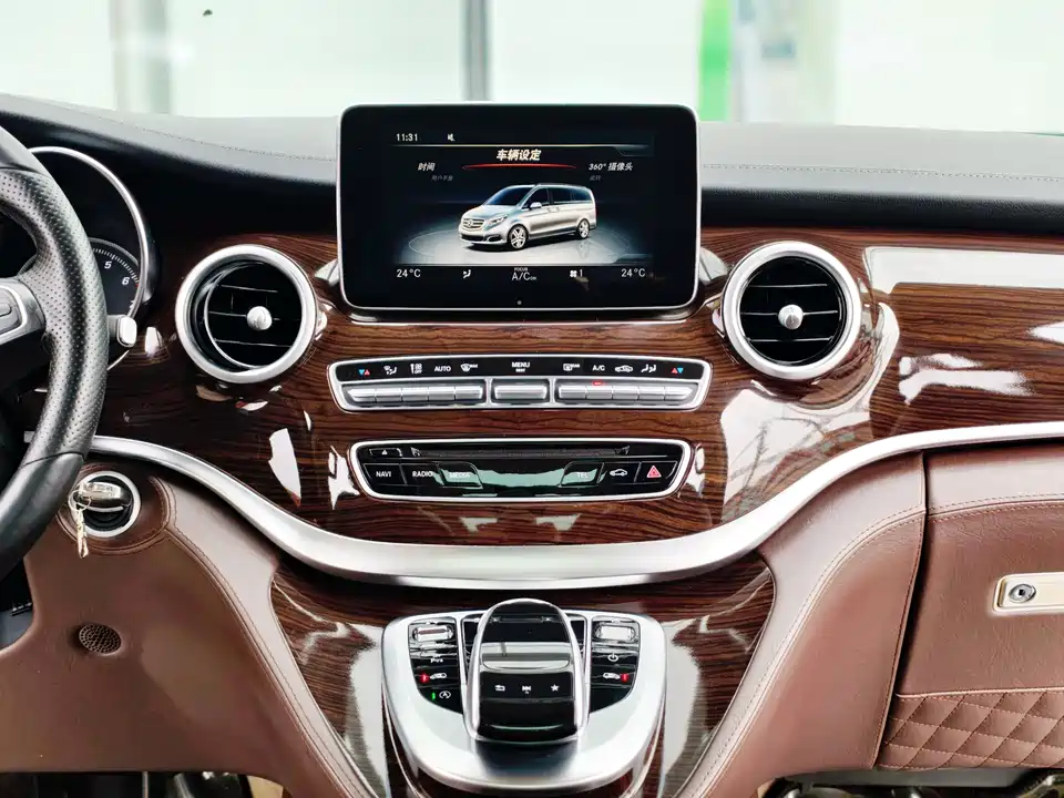 Mercedes-Benz V-class