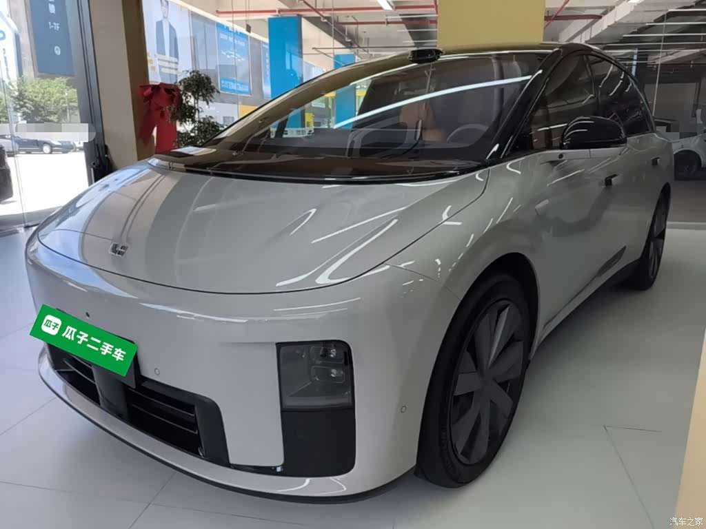 Li Auto i8, 2025 1