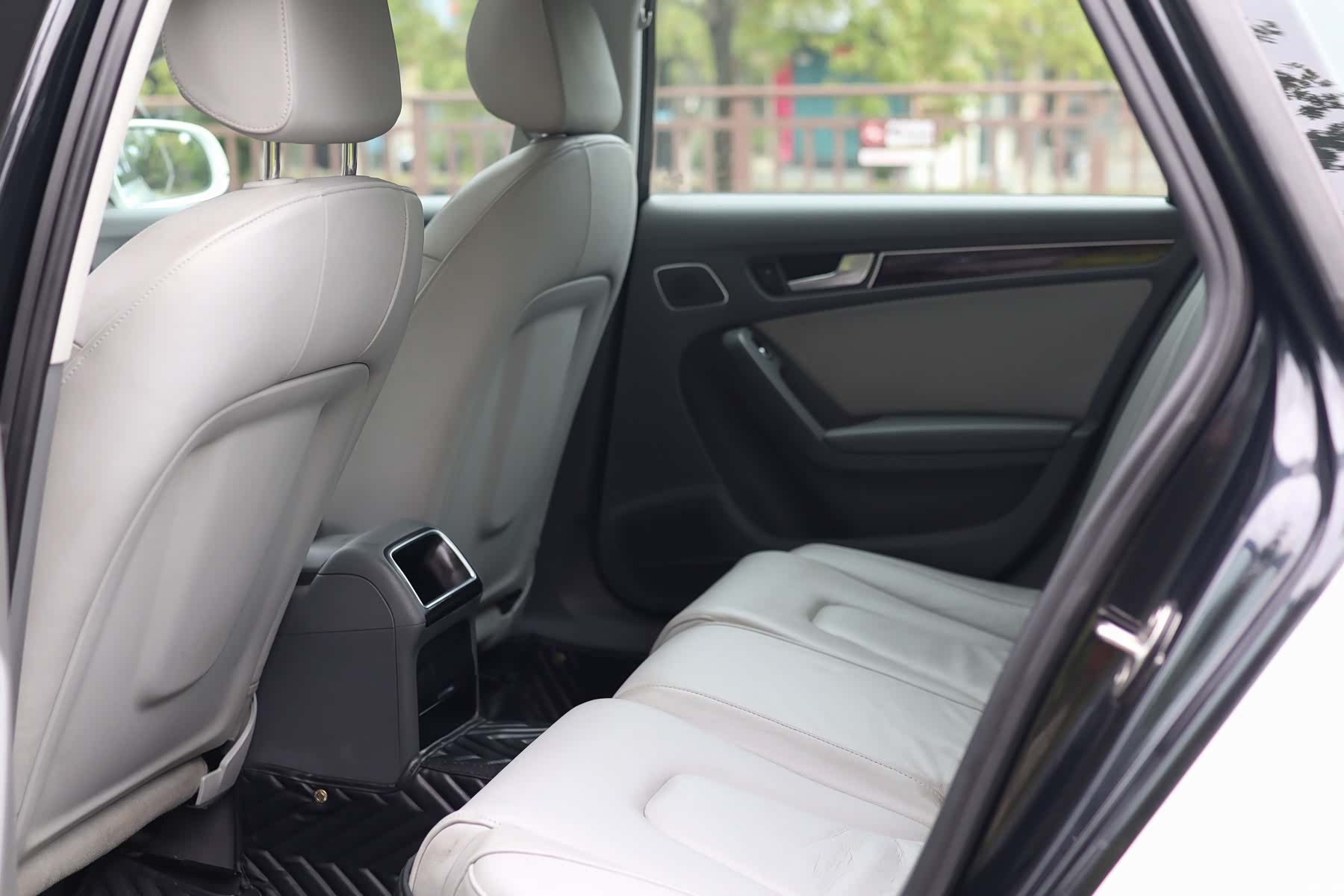 Audi A4L, 2013 17