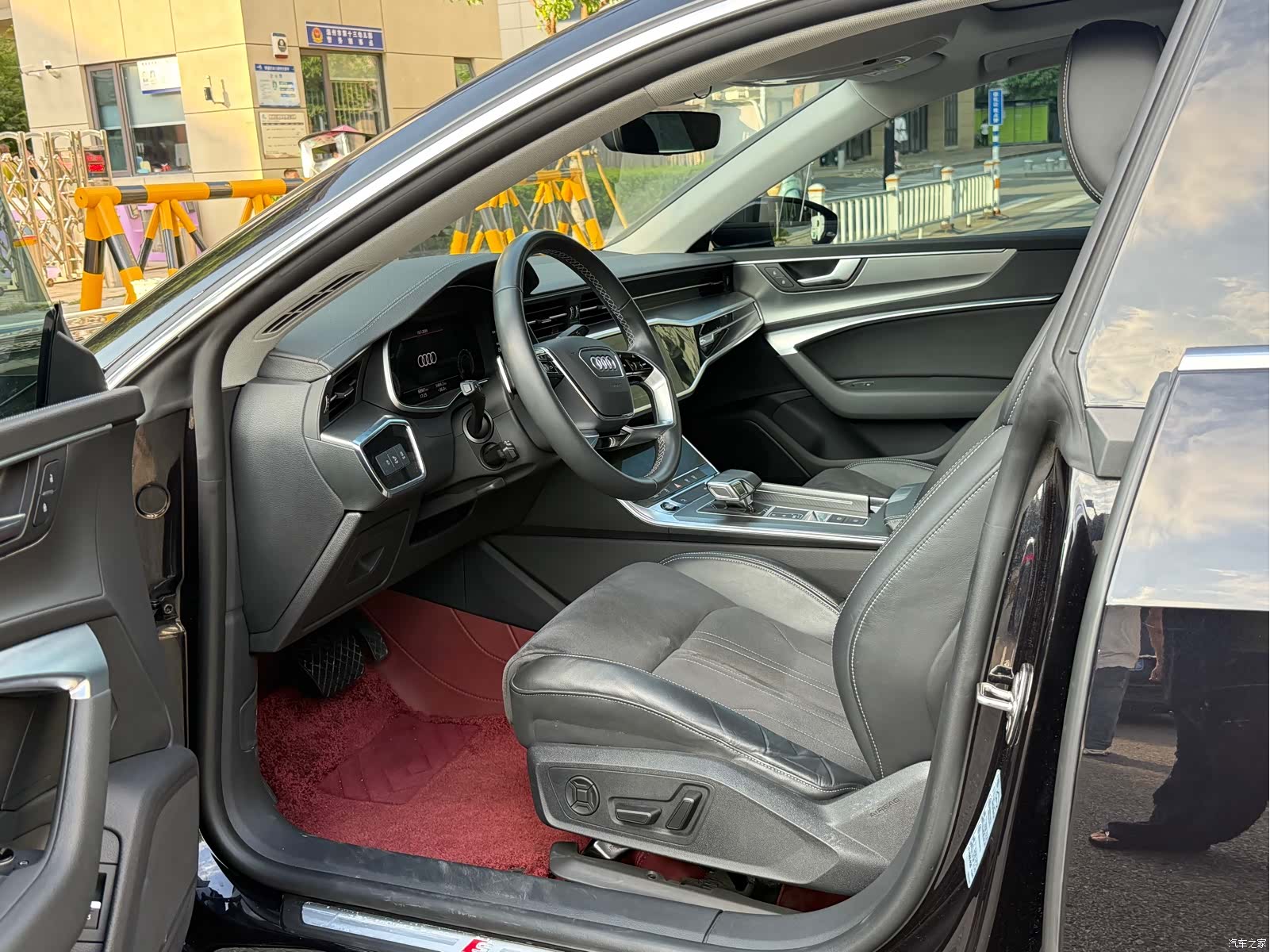 Audi A7L, 2023 все фото