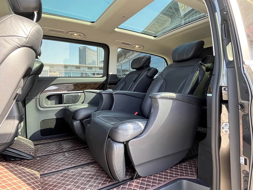 Mercedes-Benz V-class