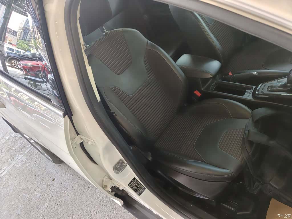 Ford Focus, 2018 25