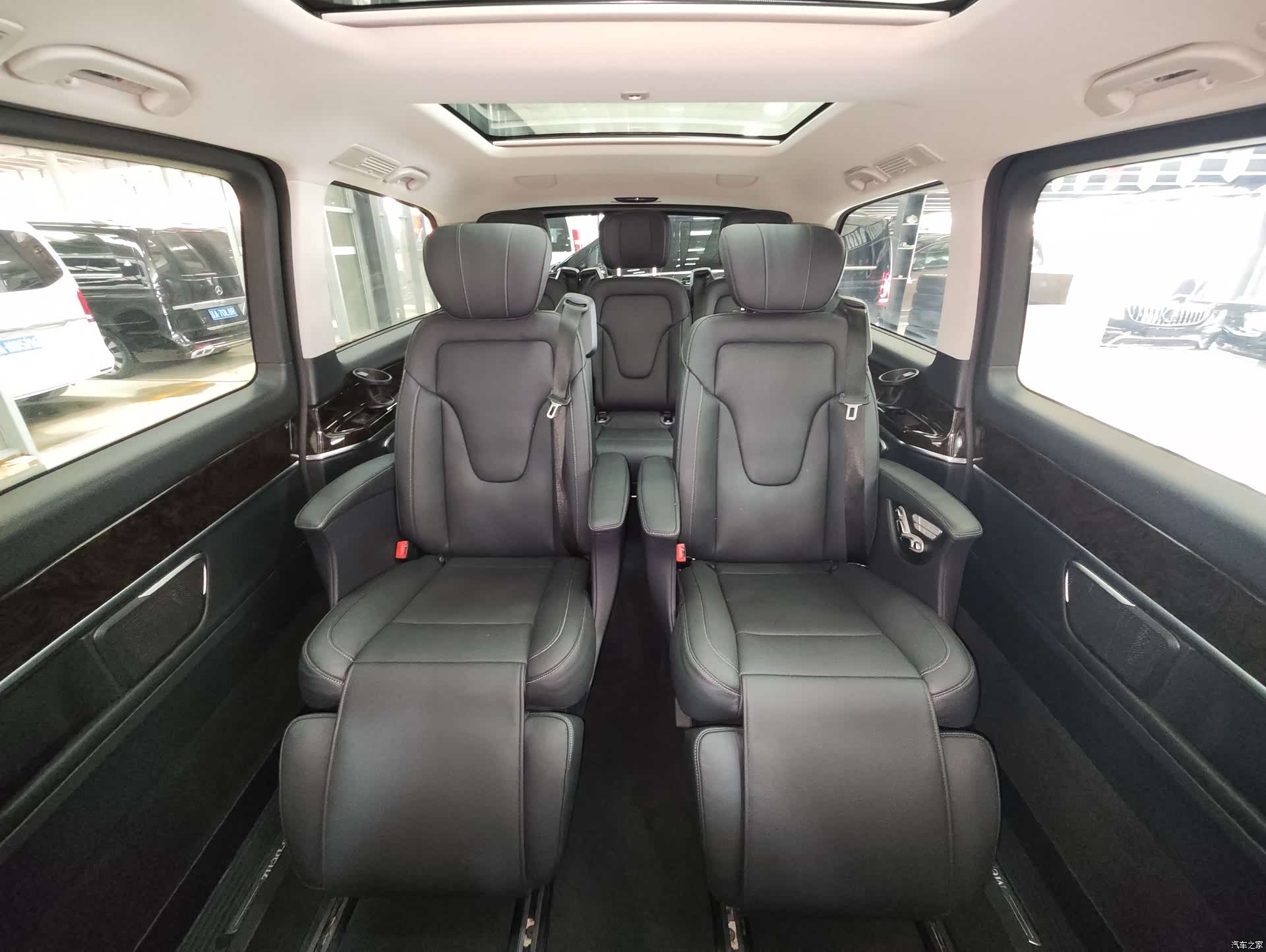 Mercedes-Benz V-Class, 2019 9