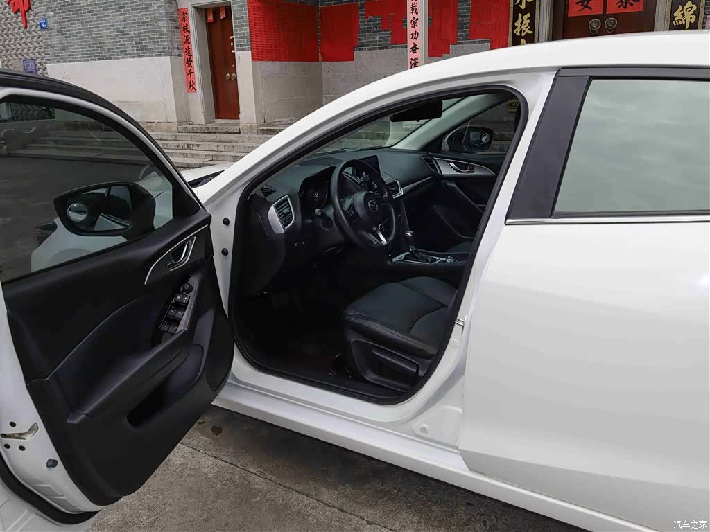Mazda Mazda3, 2019 4