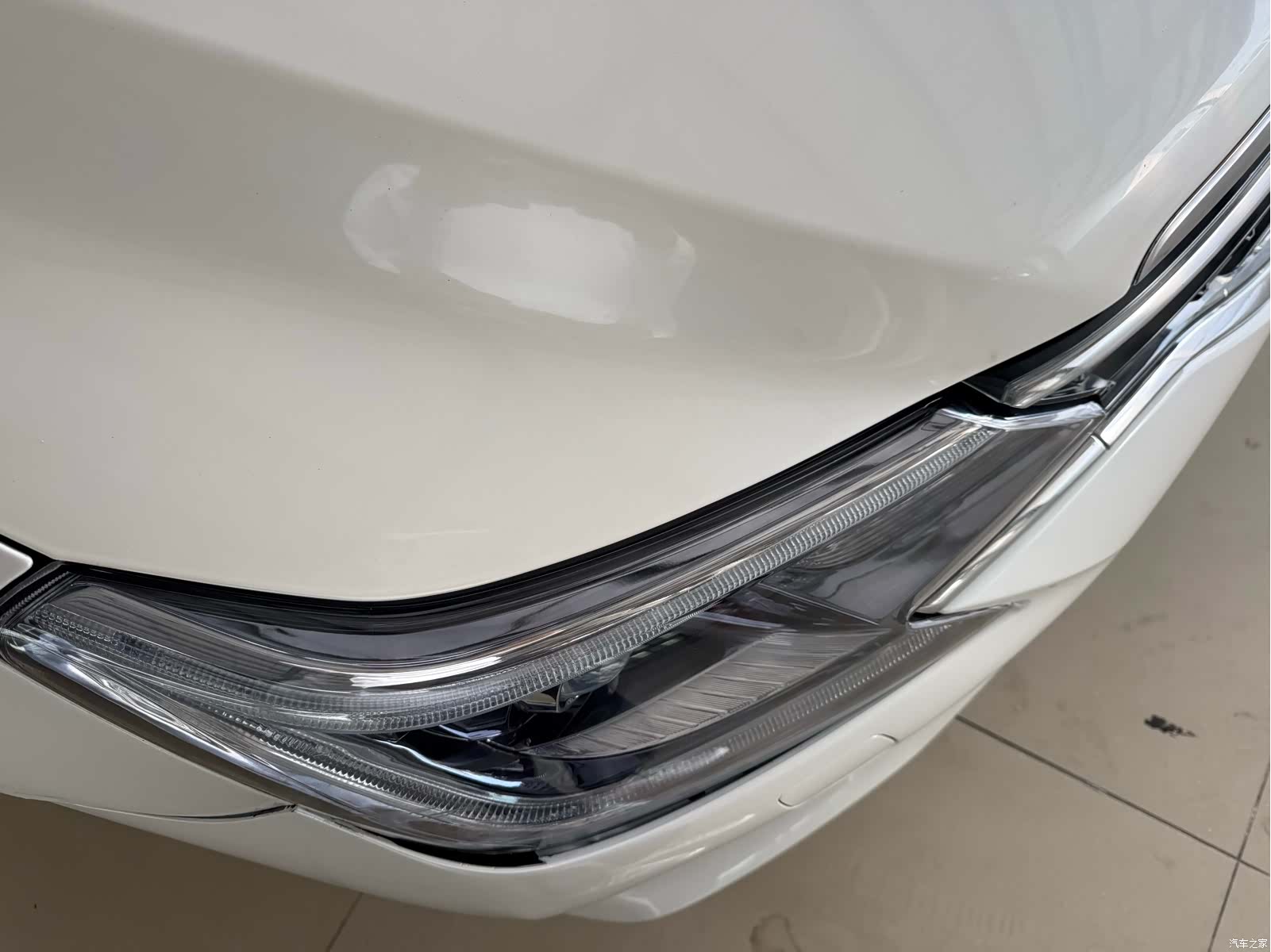 Toyota 2.5V, 2015 13