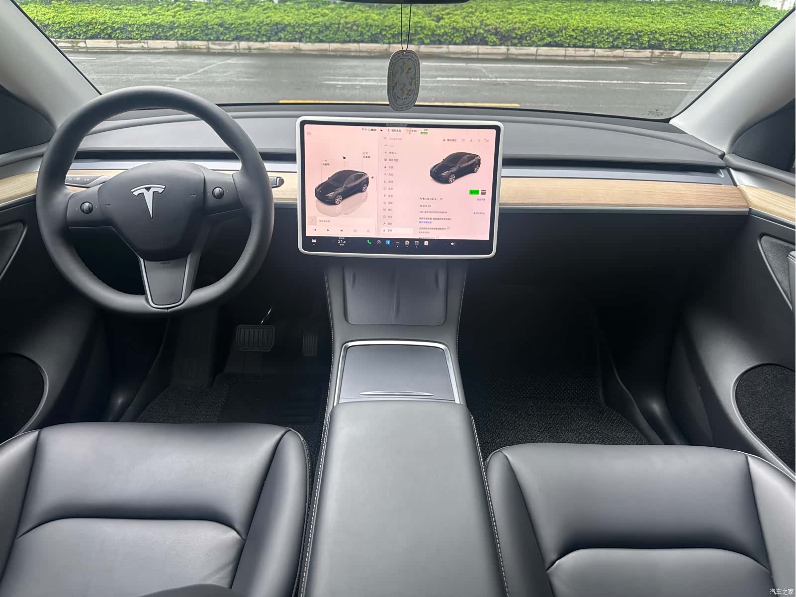 Tesla Model Y, 2023 13