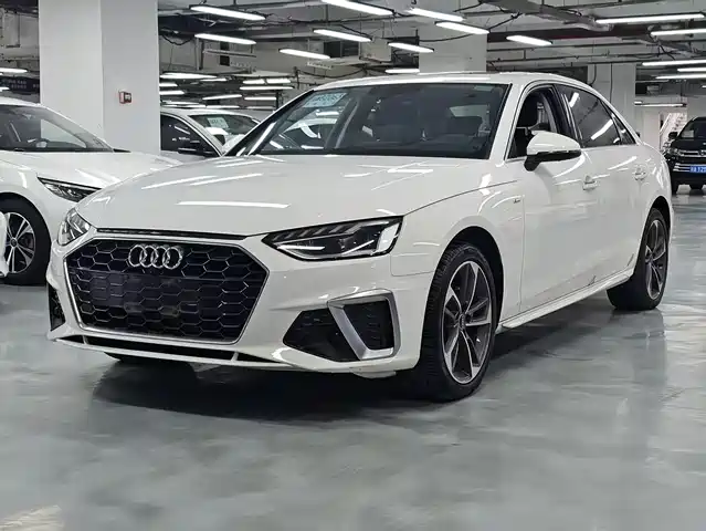 Audi A4L 2022 — купить из Китая под заказ