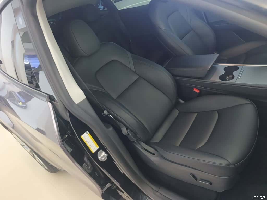 Tesla Model Y, 2022 25