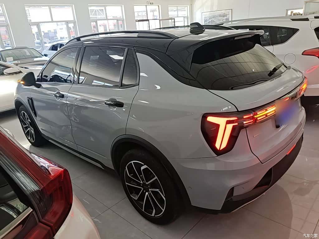 Lynk & Co 01, 2022 все фото