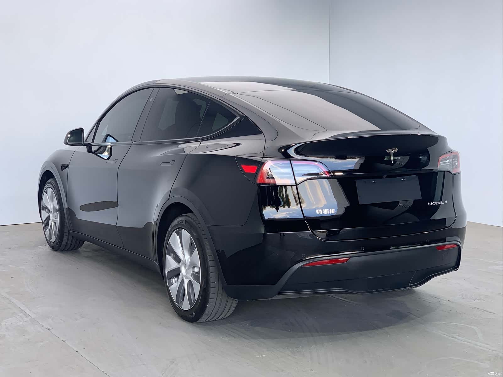 Tesla Model Y, 2022 все фото