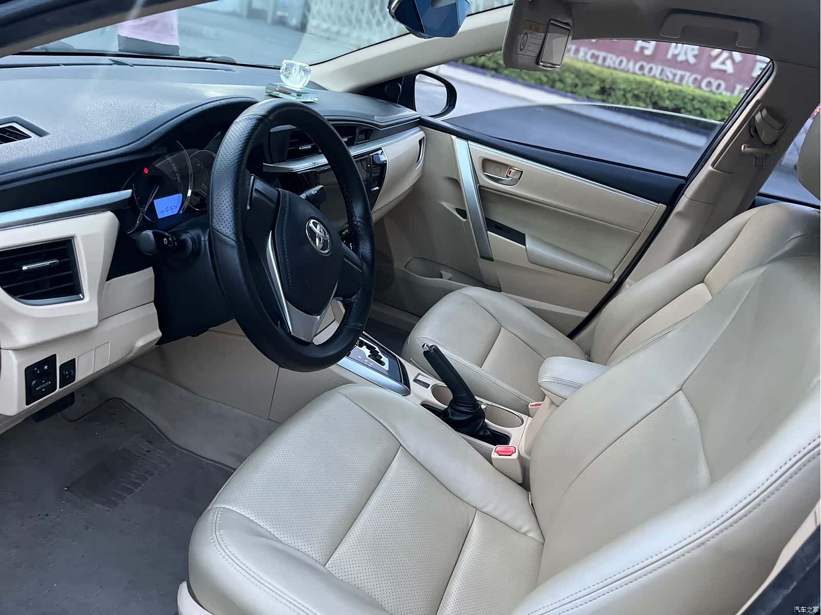 Toyota Corolla, 2015 4