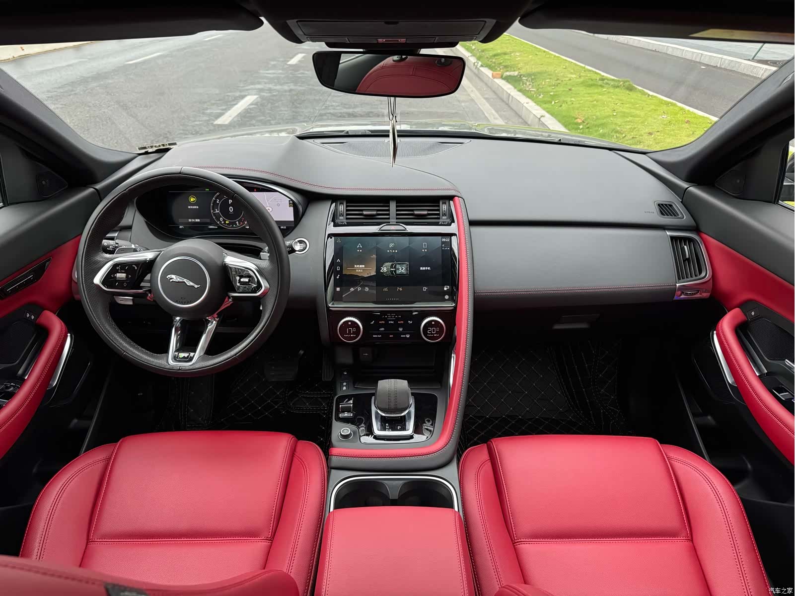 Land Rover E-PACE, 2023 9