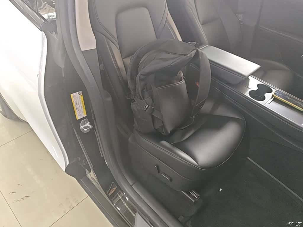 Tesla Model Y, 2022 25