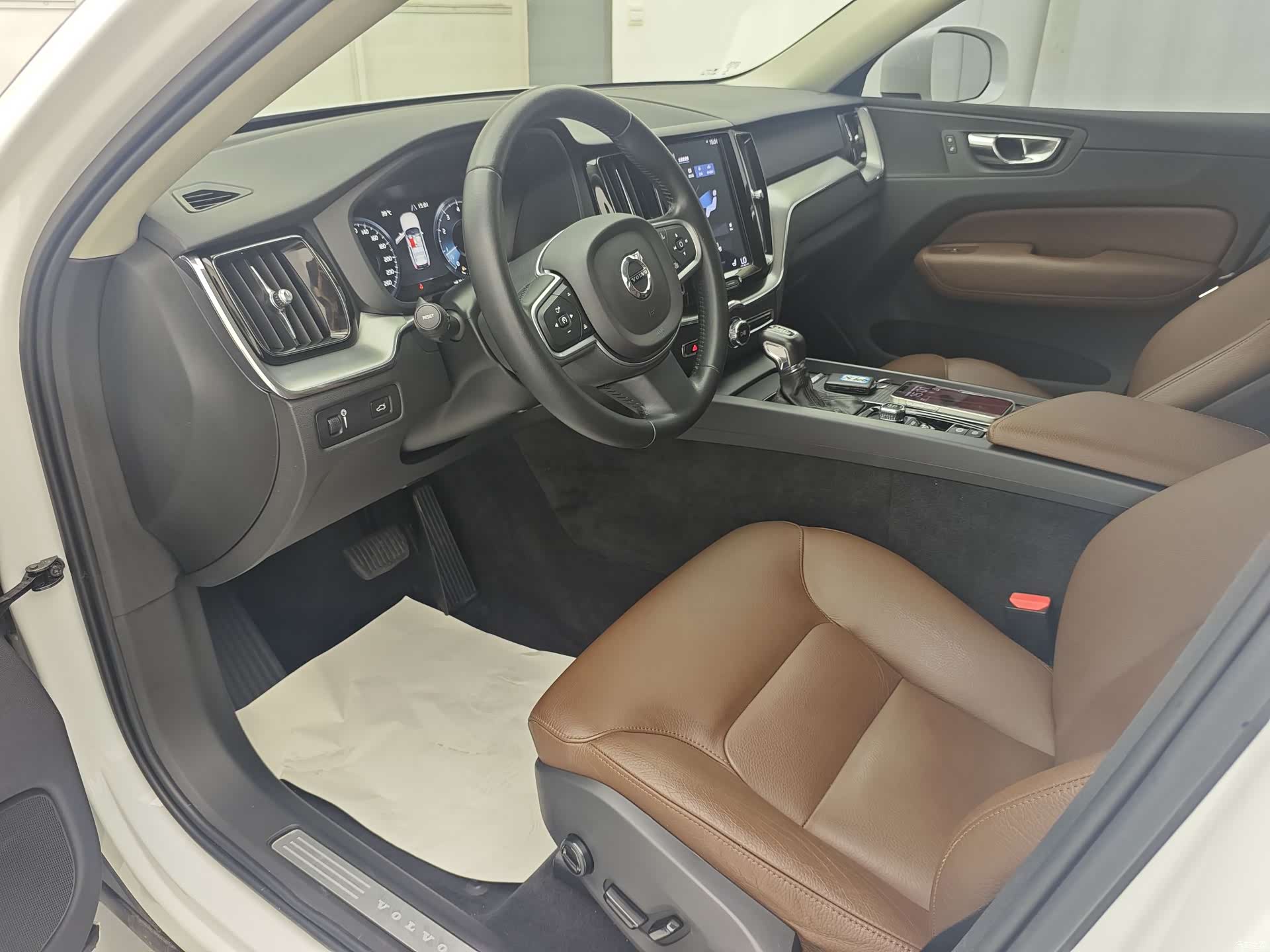 Volvo XC60, 2018 13