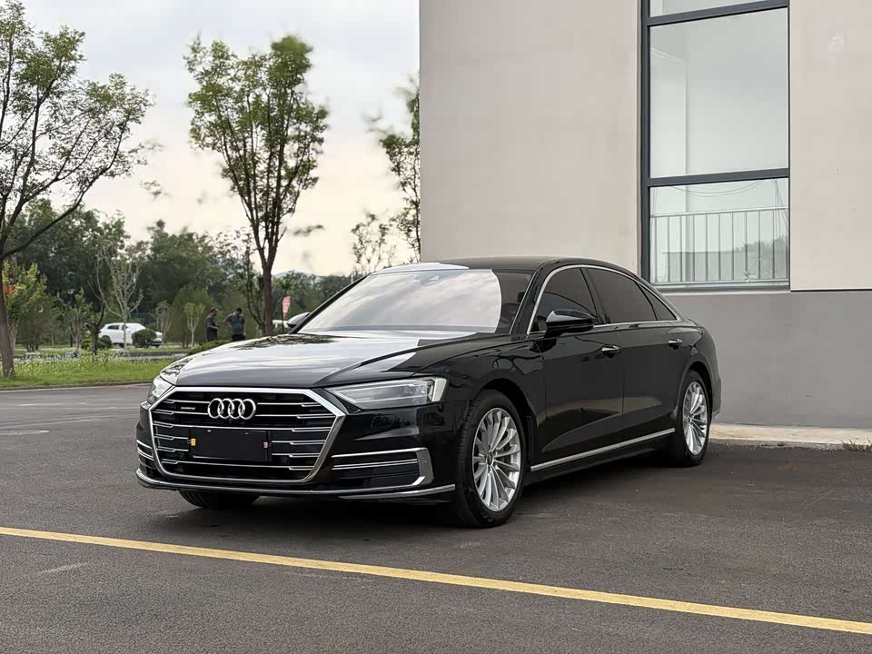 Audi A8