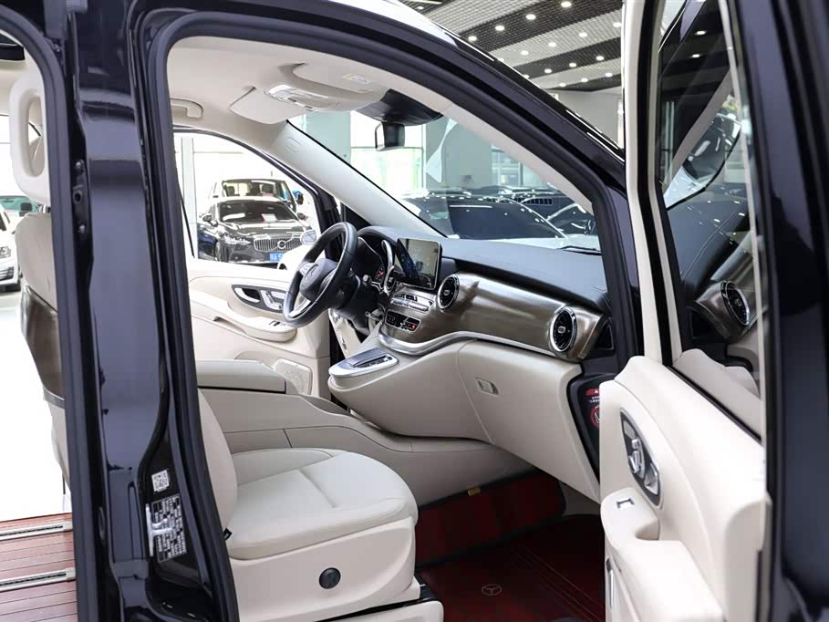 Mercedes-Benz V-class