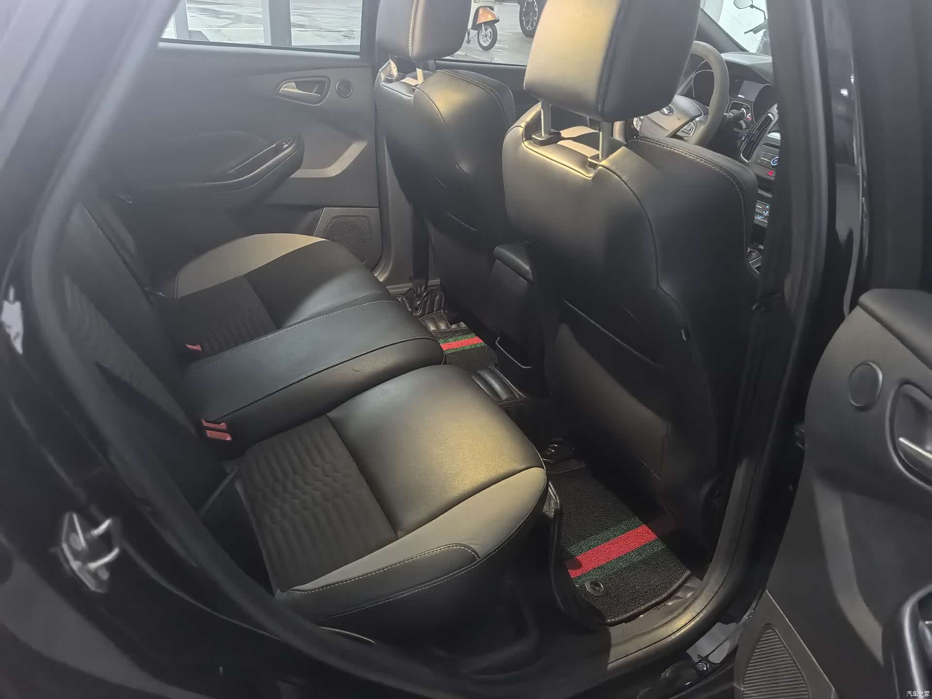 Ford Focus, 2018 все фото
