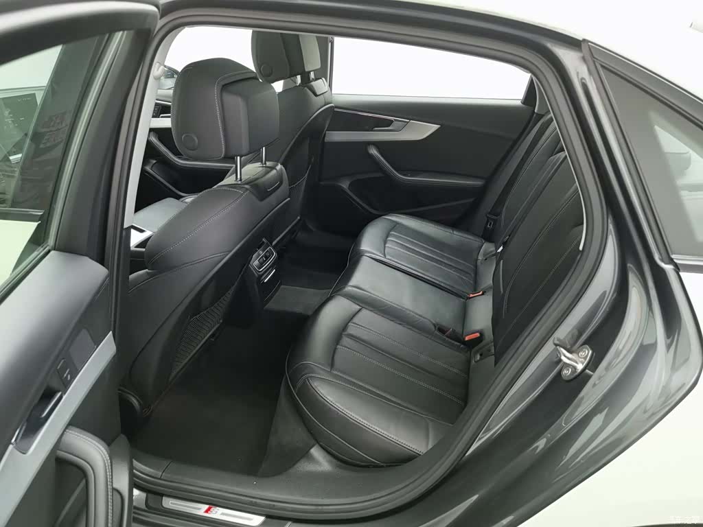 Audi A4L, 2022 15