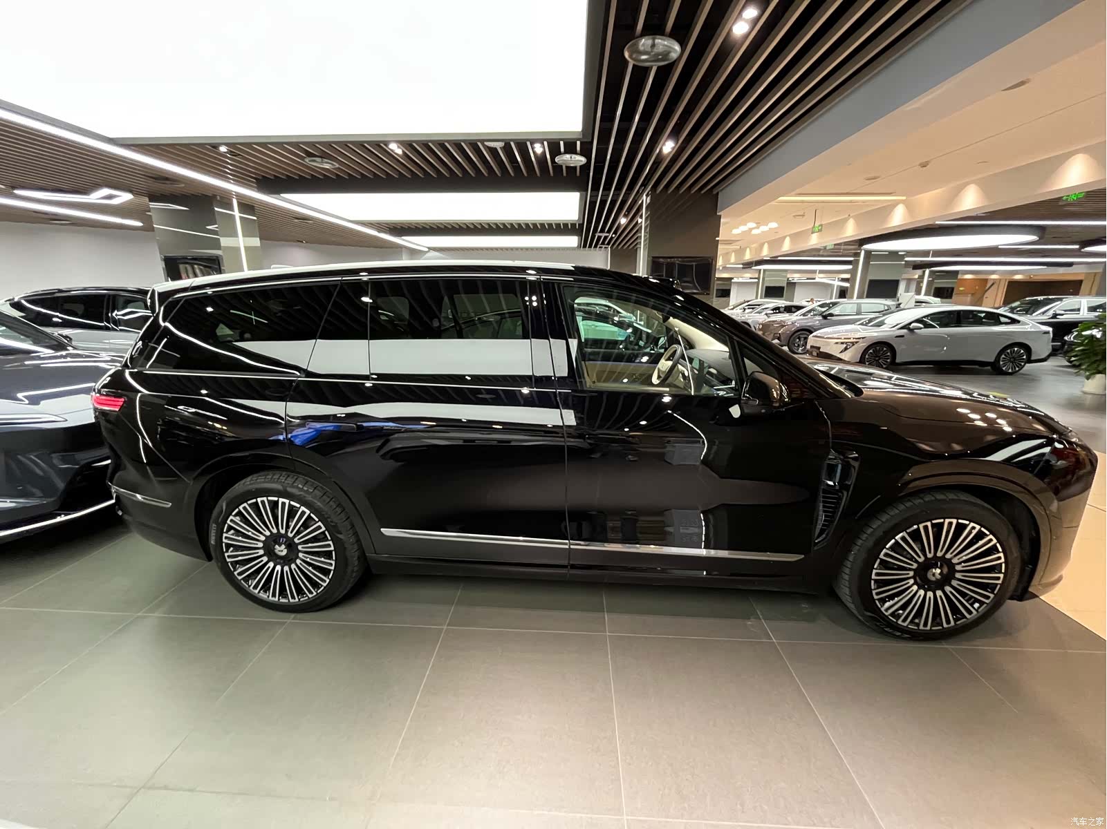 NIO ES8, 2026 12