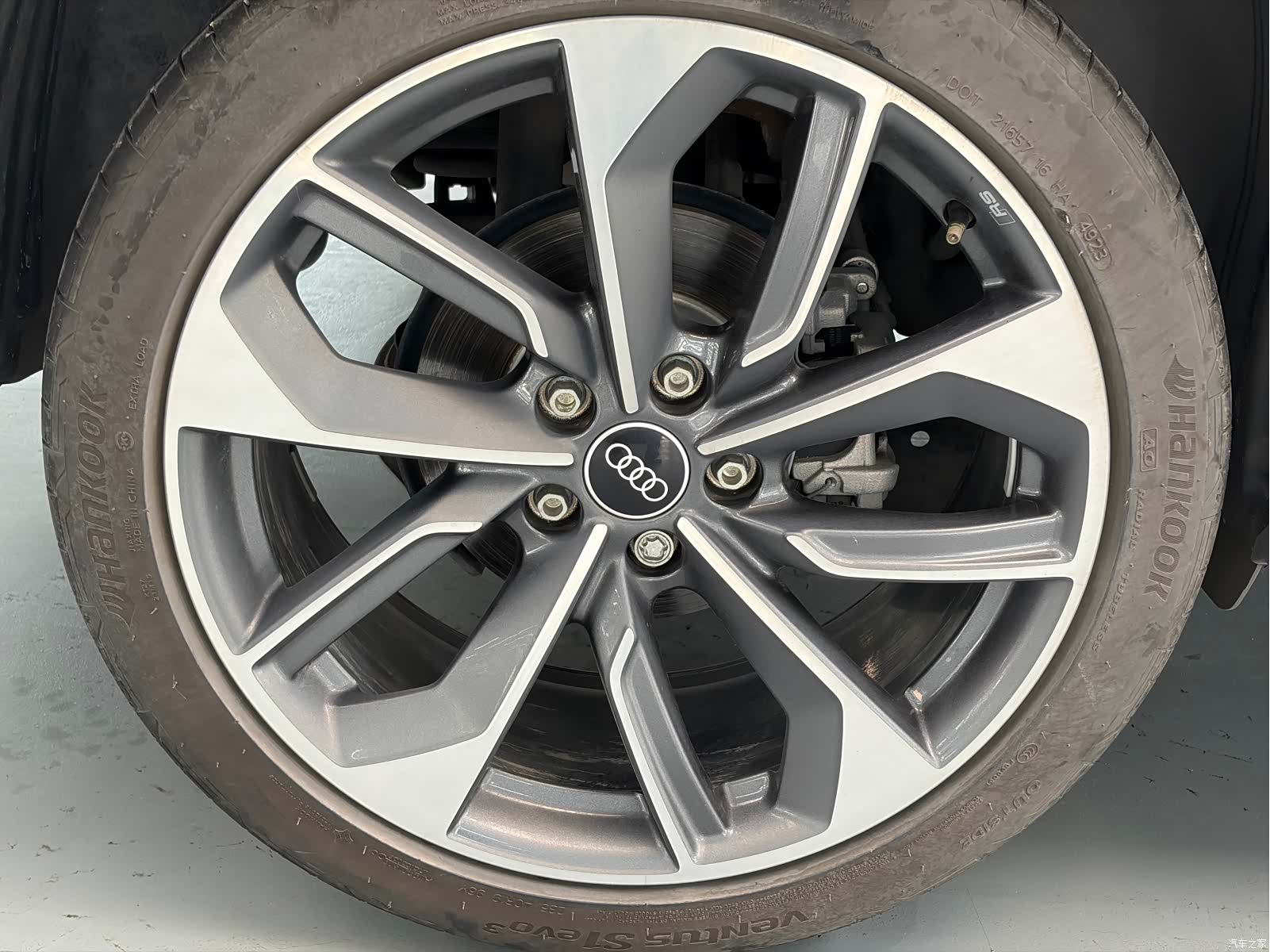 Audi Q2L, 2024 20