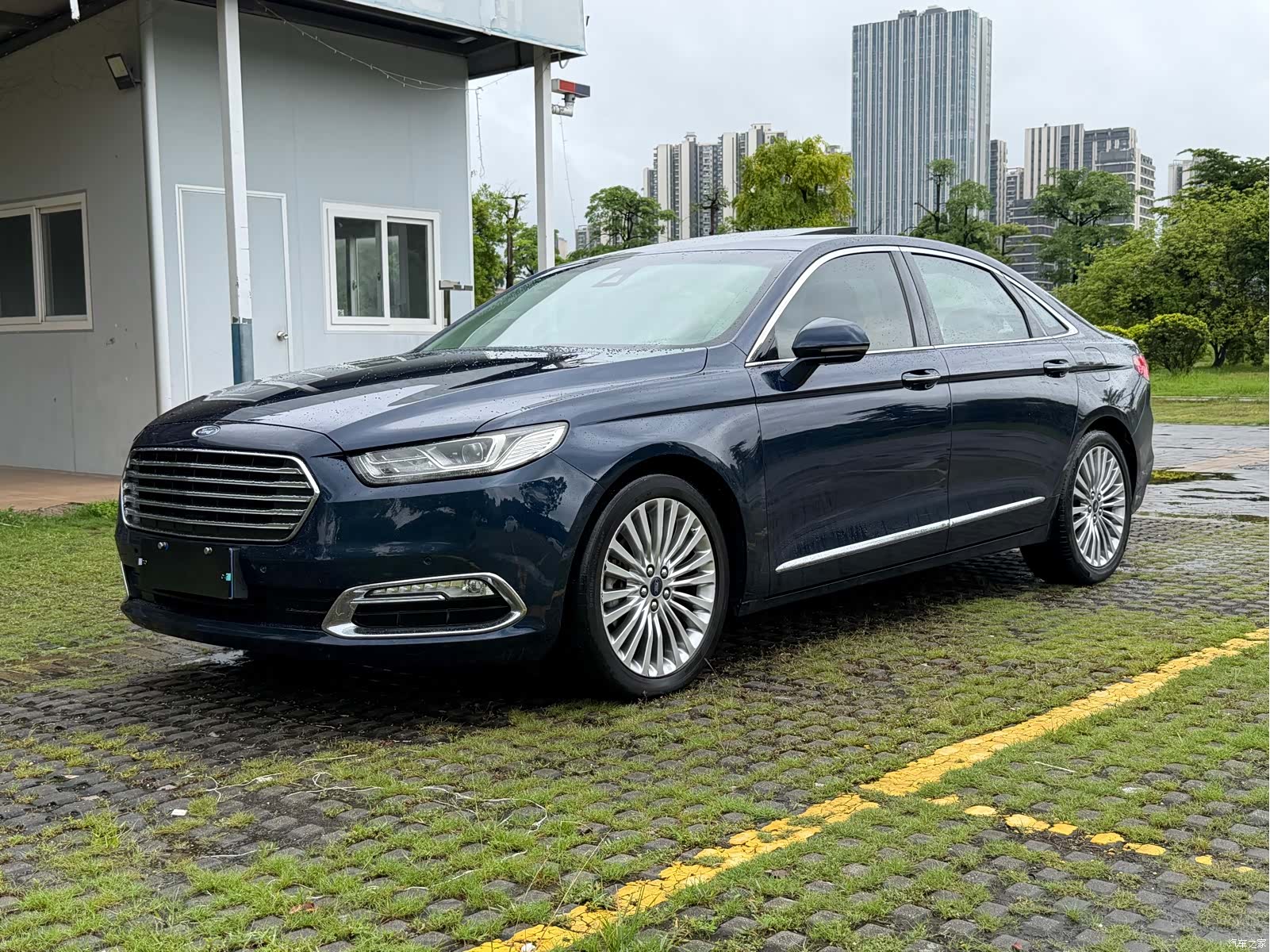 Ford Taurus