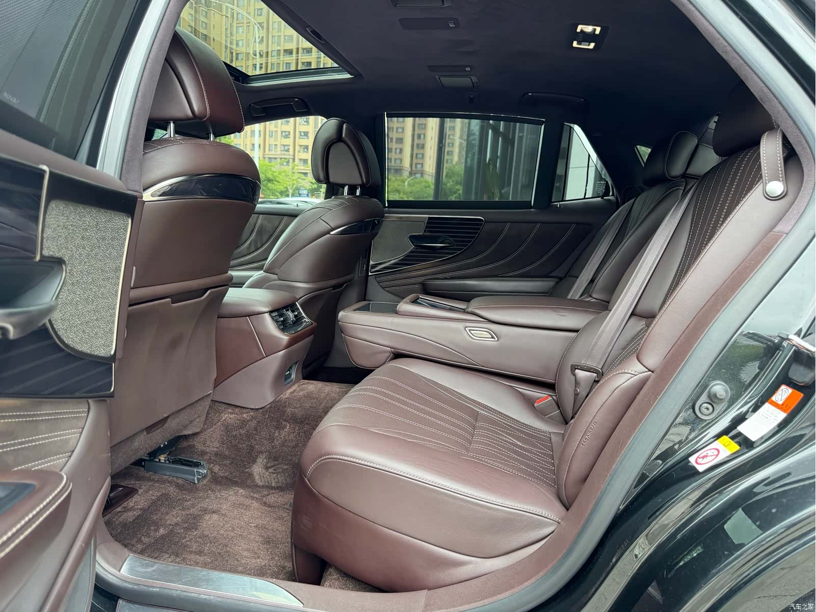 Lexus LS, 2019 9