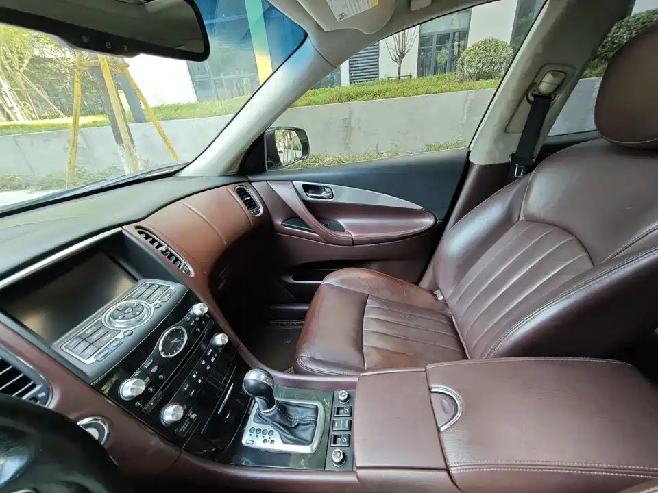 Infiniti QX50