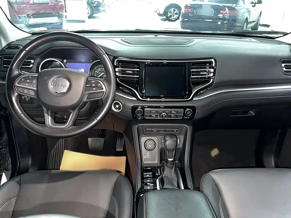 Jeep Grand Commander