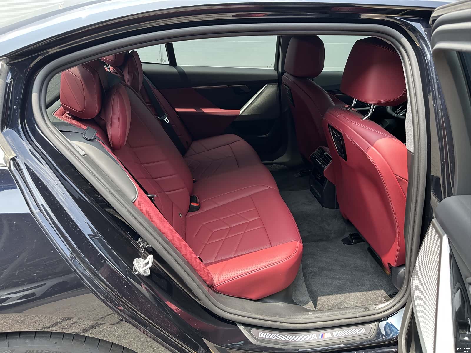 BMW i5, 2025 11