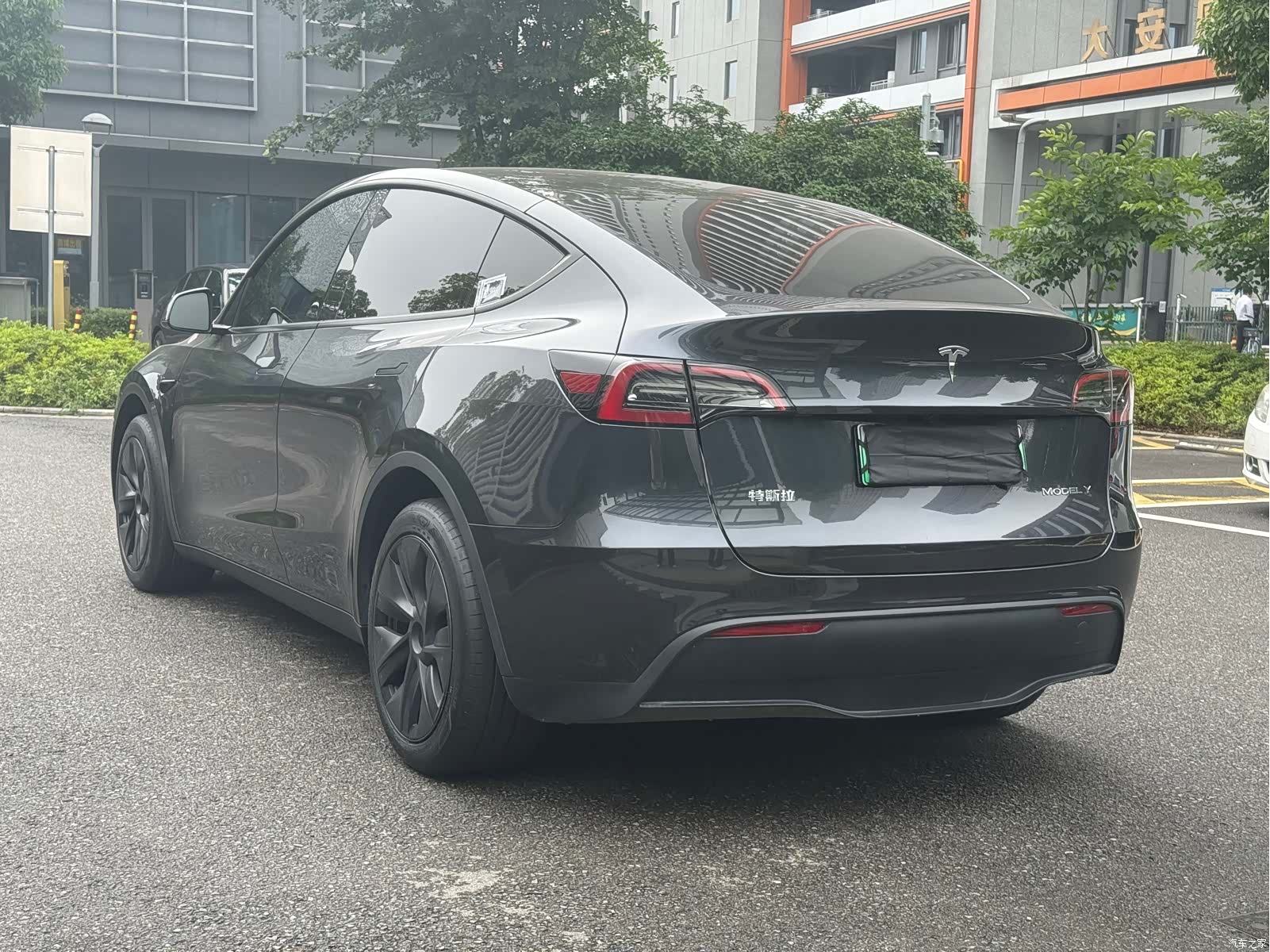 Tesla Model Y, 2024 26