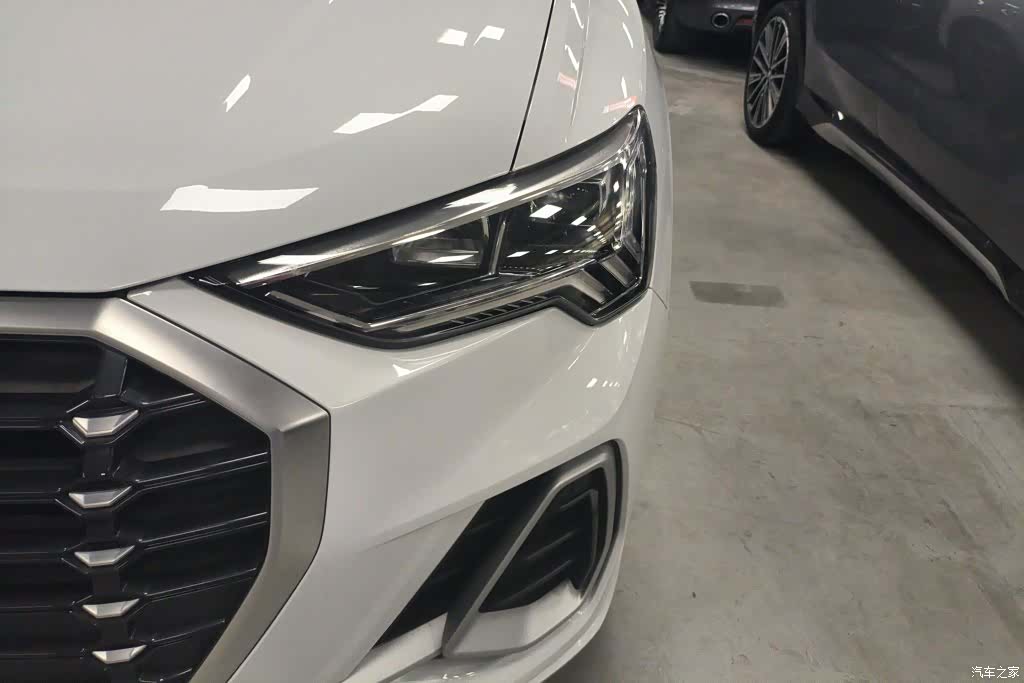 Audi Q3, 2022 все фото