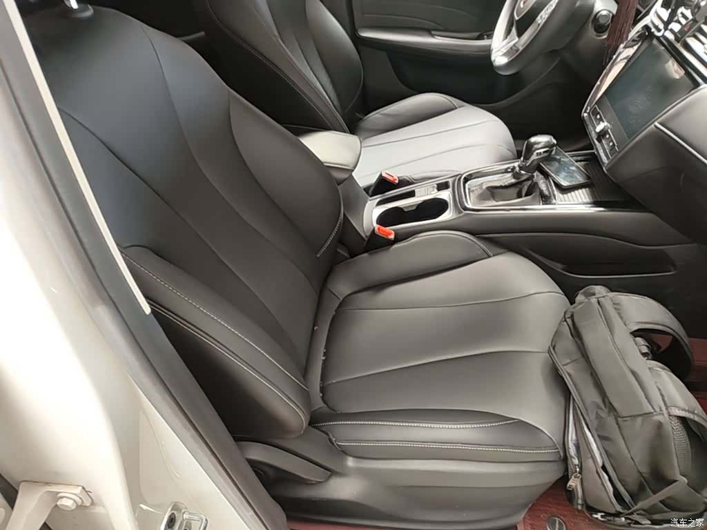 Roewe i5, 2019 25