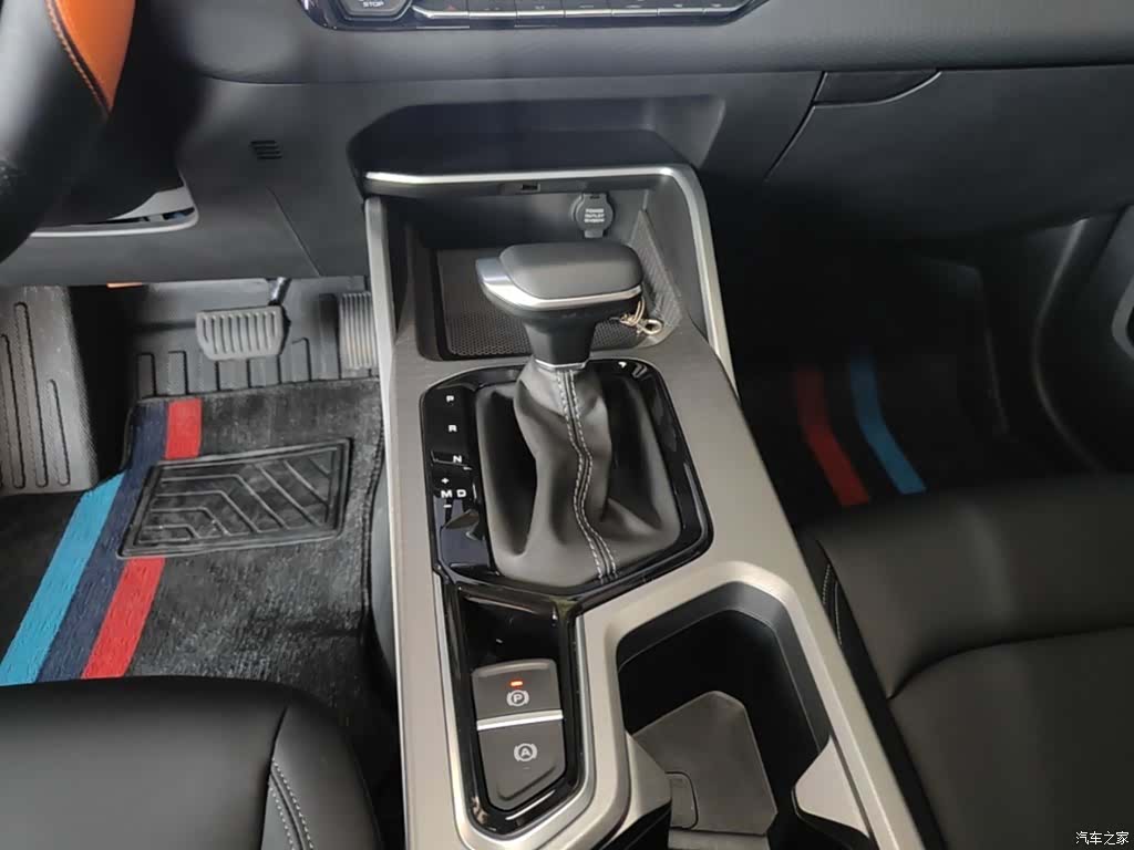 Geely Emgrand, 2025 14