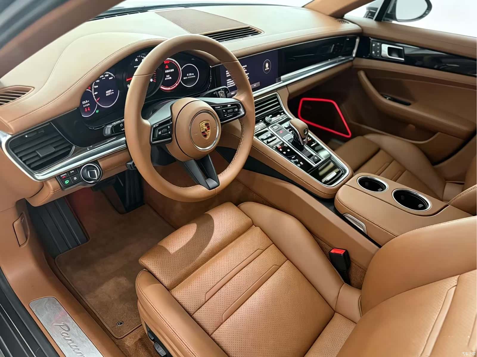 Porsche Panamera, 2023 3