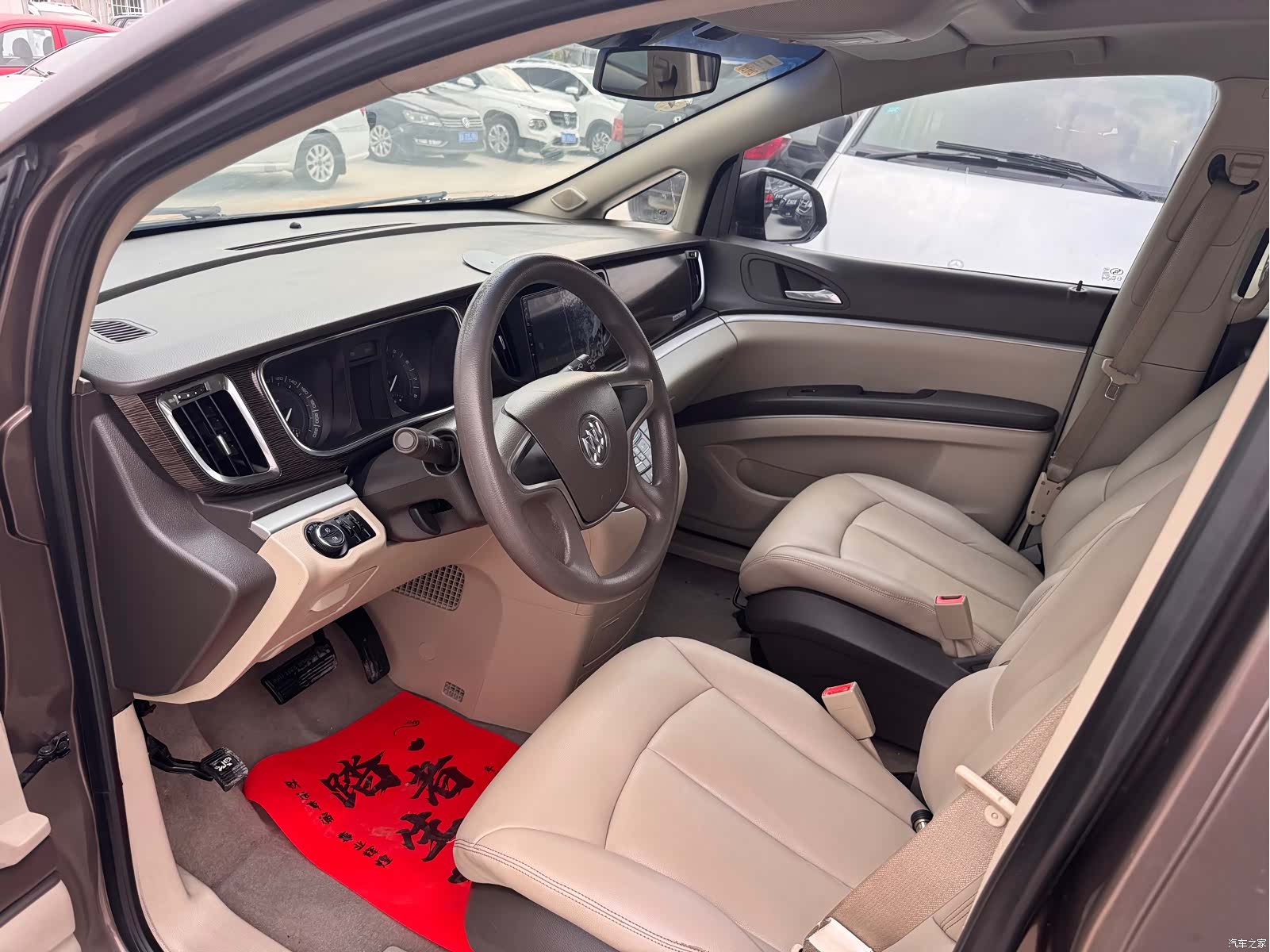 Buick GL8, 2013 4