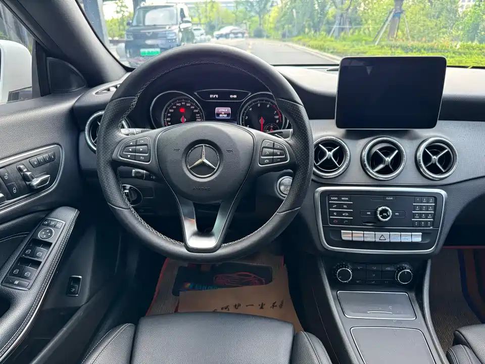 Mercedes-Benz CLA