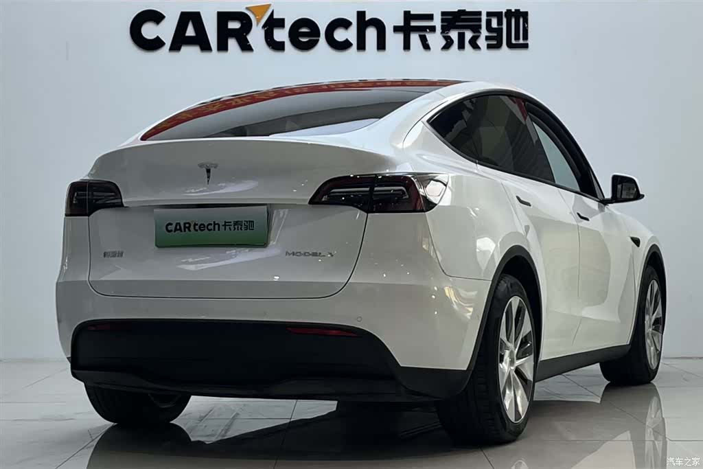 Tesla Model Y, 2021 3