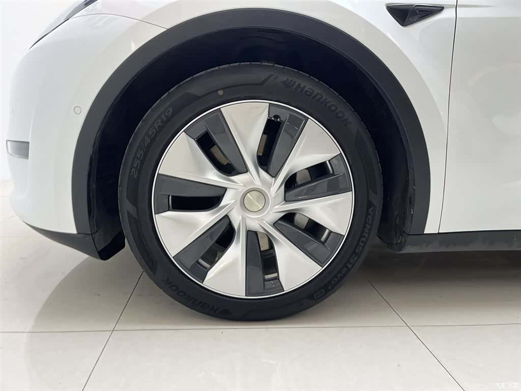 Tesla Model Y, 2021 8