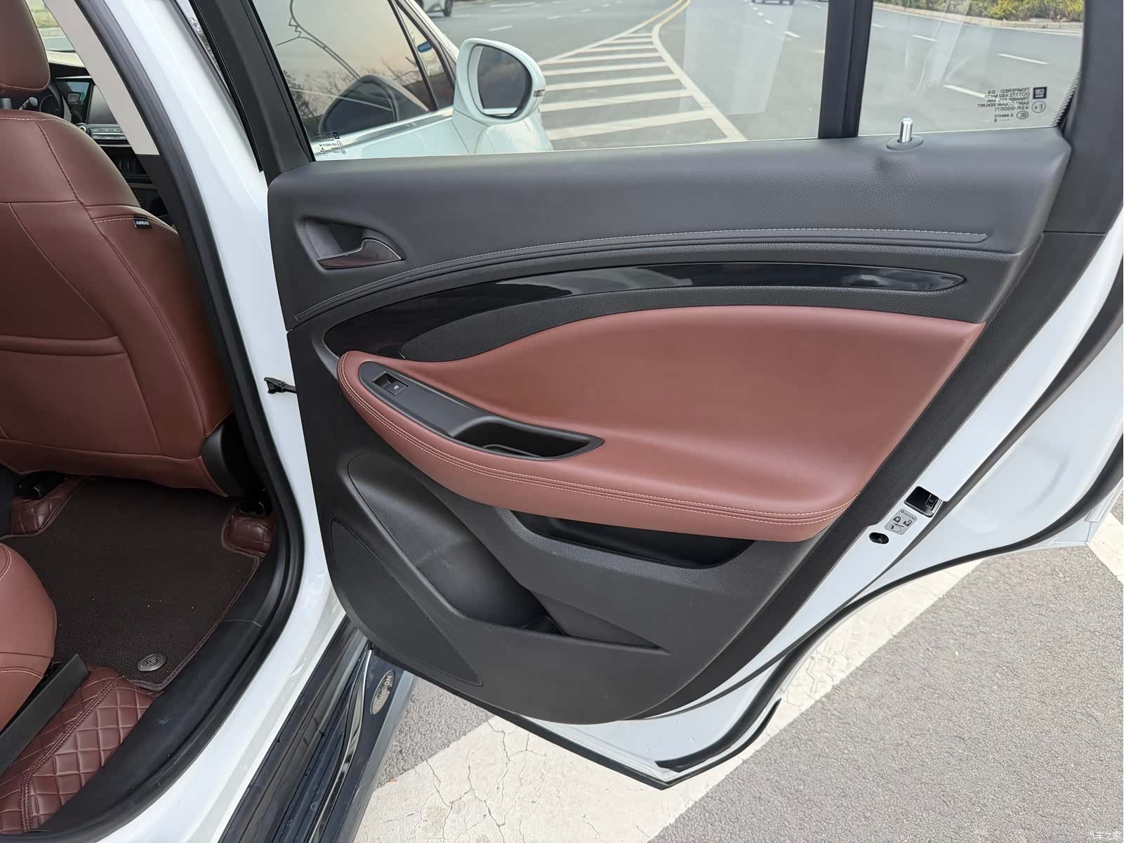 Buick Envision Plus, 2018 13