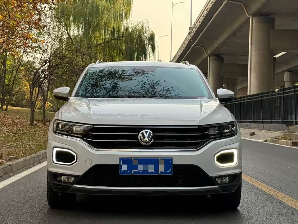 Volkswagen T-ROC exploring Songs