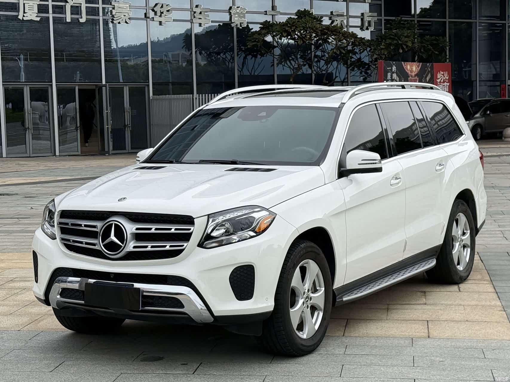 Mercedes-Benz GLS, 2017 1