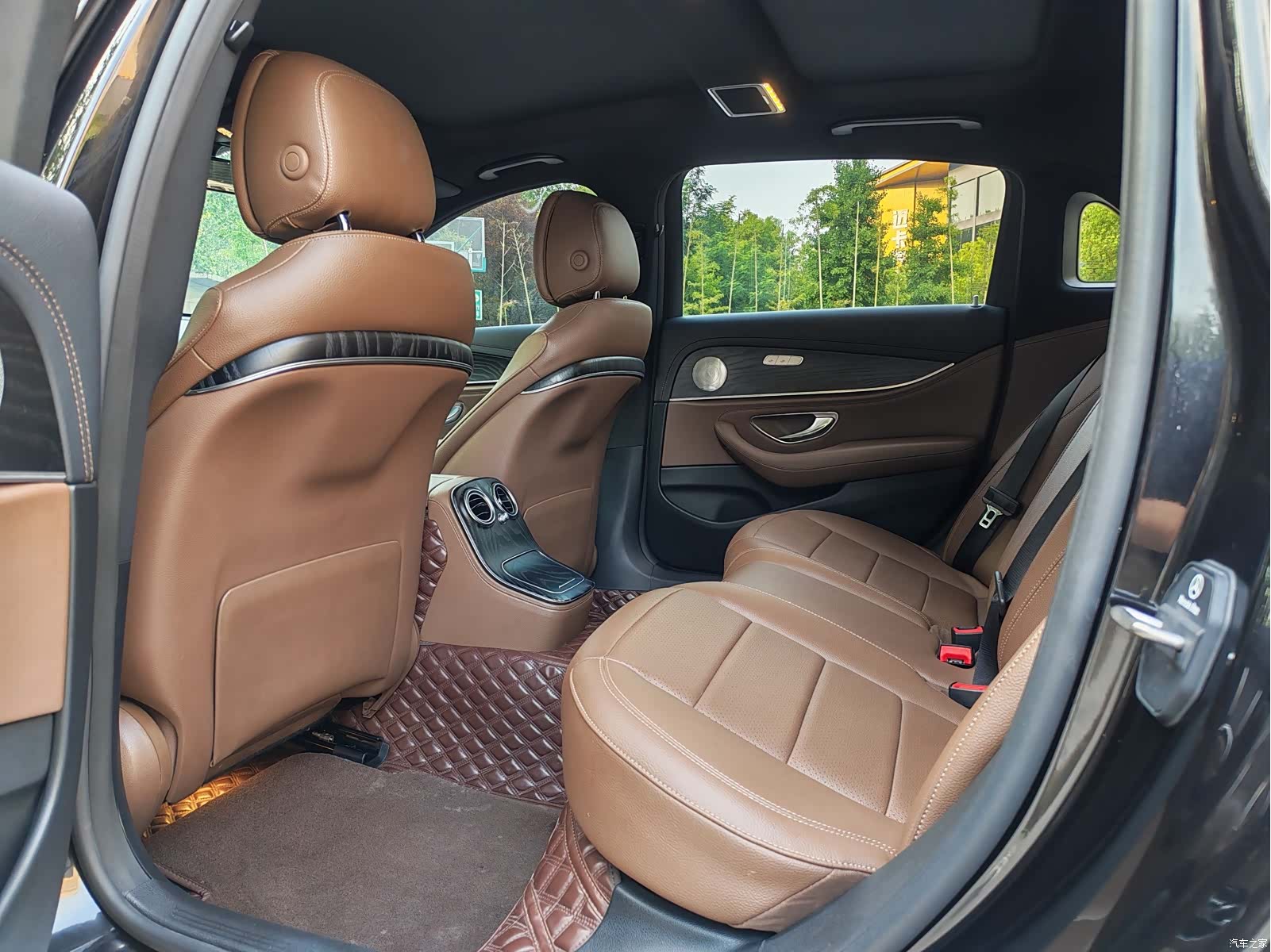 Mercedes-Benz E-Class, 2022 6